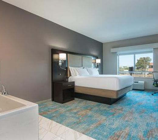 Holiday Inn Express & Suites Norwood, an IHG Hotel