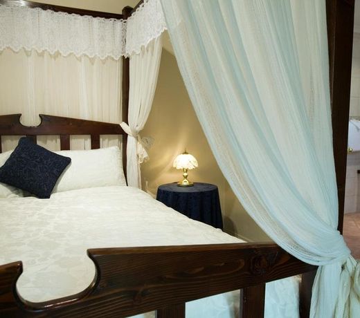 Clarendon Chalets