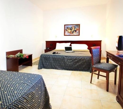 Hotel Leonardo