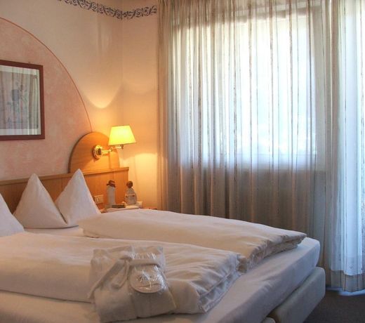 Hotel Azola