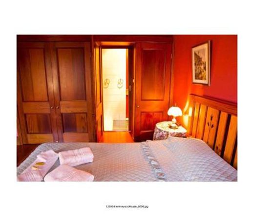 HERONSWOOD HOUSE B & B