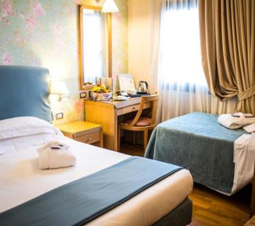 Hotel Touring