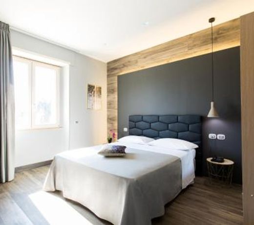 Plana Hotel