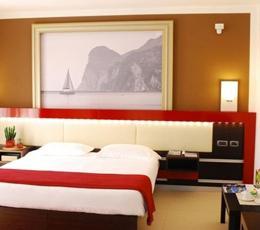 Kairos Garda Hotel