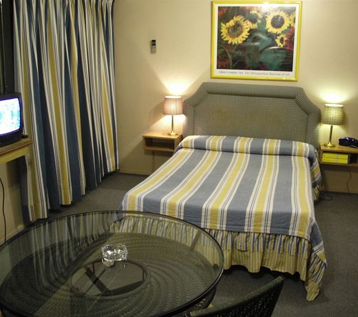 EMBASSY ALL SUITES