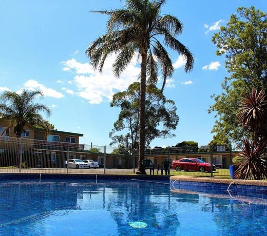 Hive Hotel, Moruya