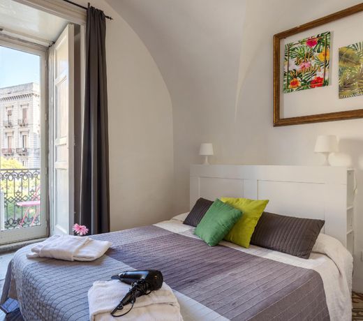 Da Gianni e Lucia Rooms with bathroom in the city center