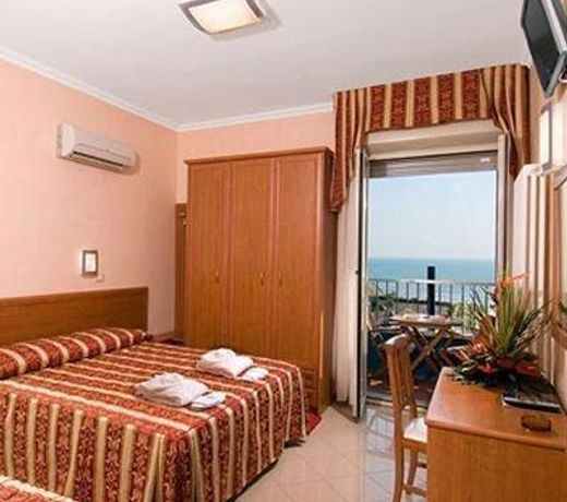 Hotel Bristol