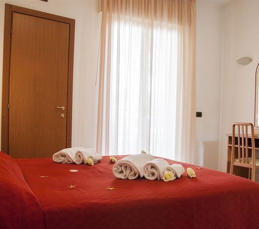 HOTEL VILLA MARIA