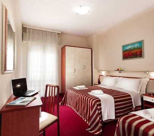 Color Metropolitan Family Hotel