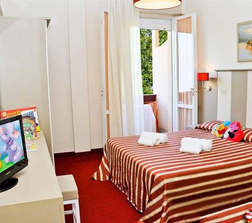 Color Metropolitan Family Hotel