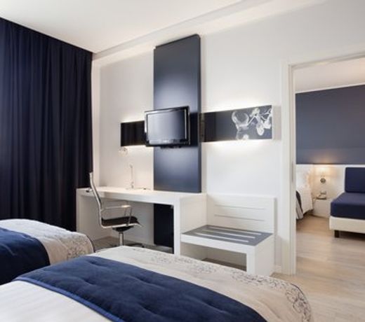 Holiday Inn Milan Nord Zara, an IHG Hotel