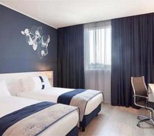 Holiday Inn Milan Nord Zara, an IHG Hotel