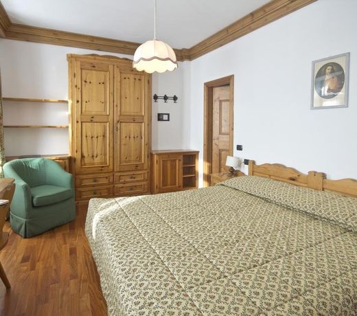 Franceschi Park Hotel