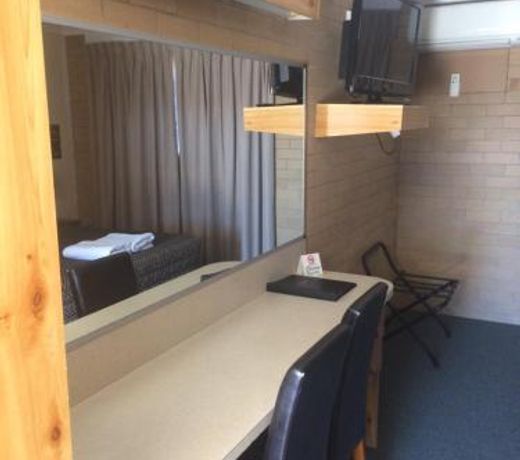 Alexander Motor Inn