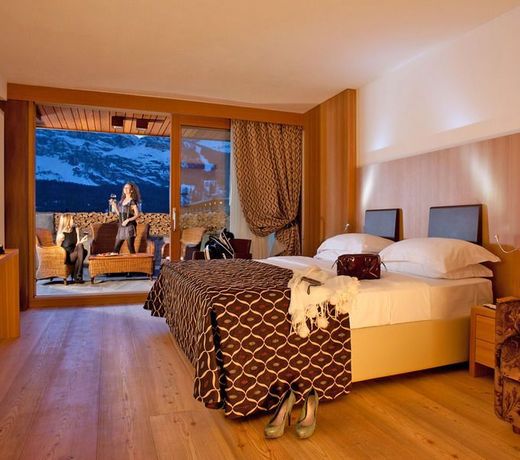 Hotel Alaska Cortina