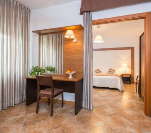 Royal Hotel