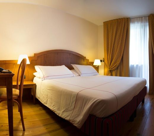 Cresta Et Duc Hotel