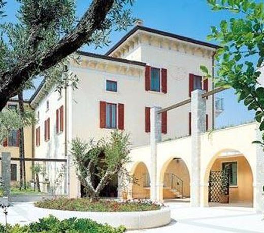 Castello Belvedere Apartments