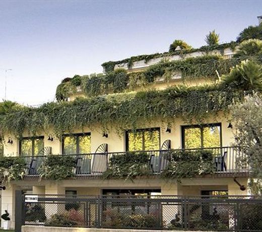 Admiral Hotel Villa Erme