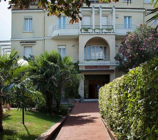 Hotel Benaco