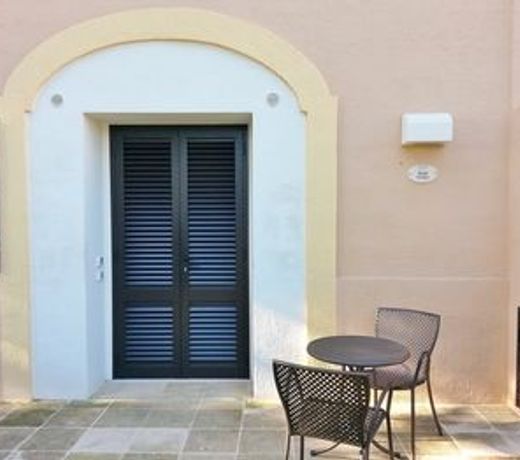 San Velletri Guest House