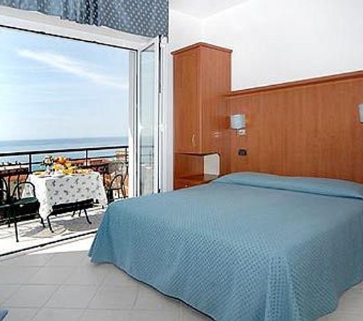 Hotel Noris