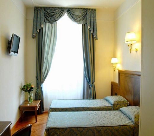 Hotel Embassy