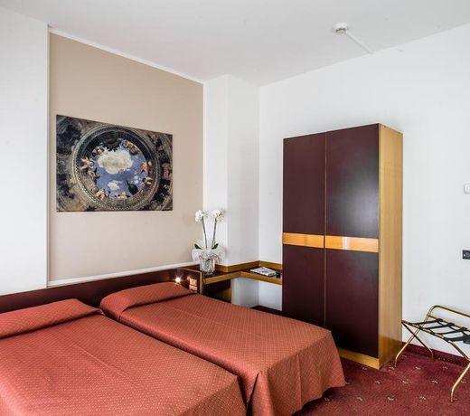 Hotel Mirage