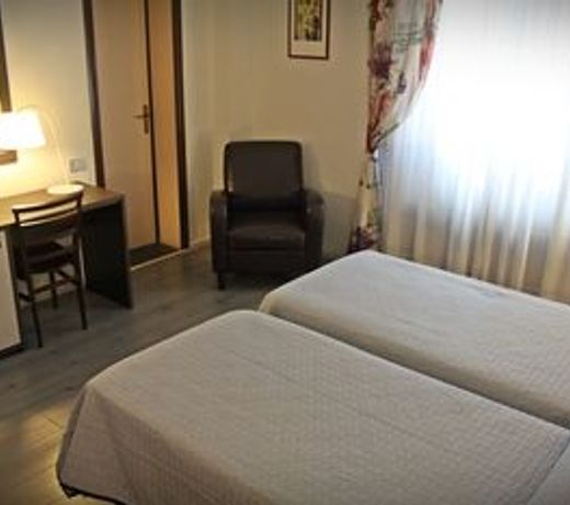 Hotel Magenta