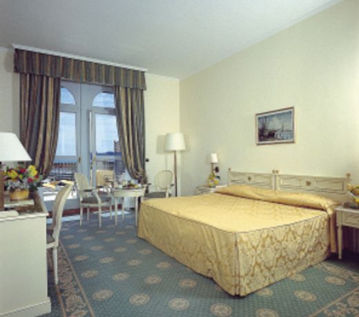 Hotel Savoy Palace
