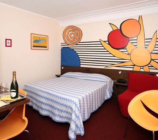 Hotel Cairoli