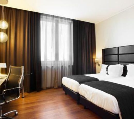 Holiday Inn Genoa City, an IHG Hotel