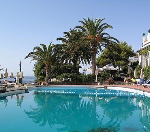 Arathena Rocks Hotel