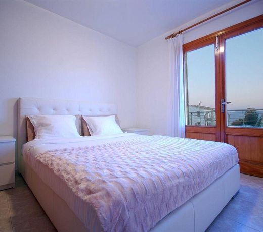 YupiHome Villa Alcanada - Family only
