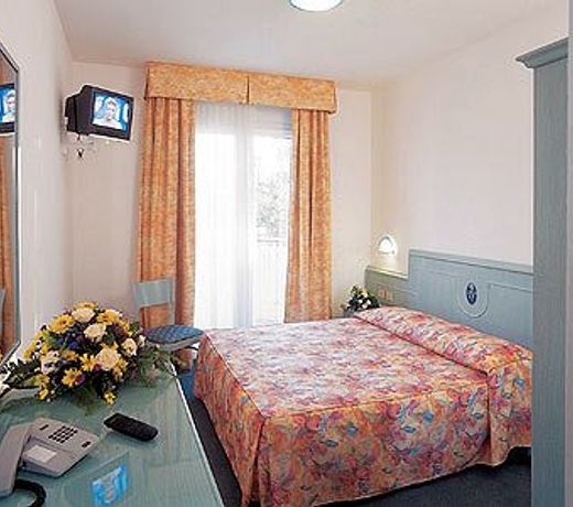 Salus Smart & Chic Hotel