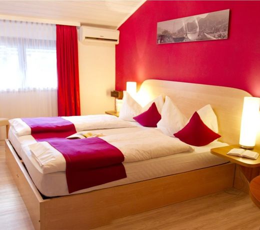 Schlosshof Charme Resort â Hotel & Camping