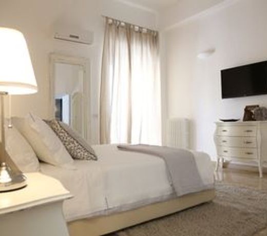 Dimi House