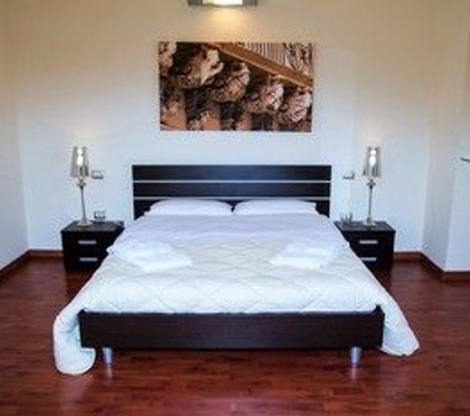 Apollo Suites