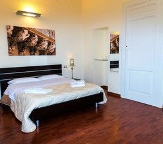 Apollo Suites
