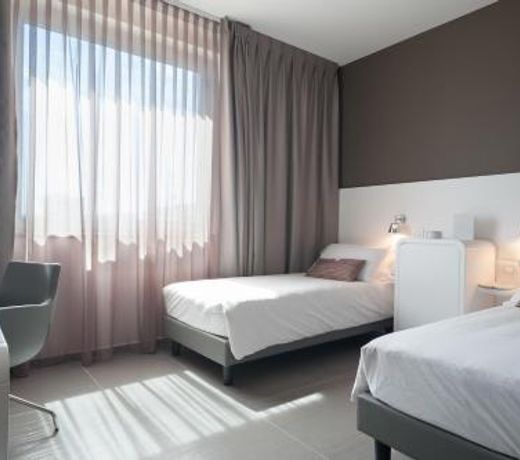 8Piuhotel