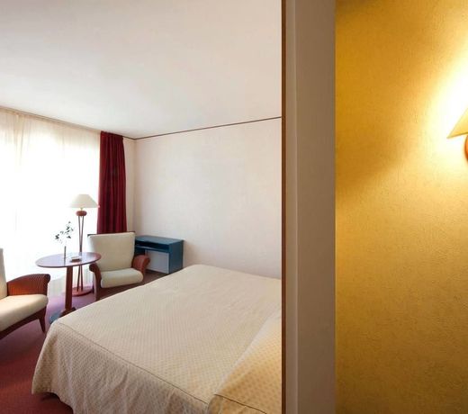 Hotel President