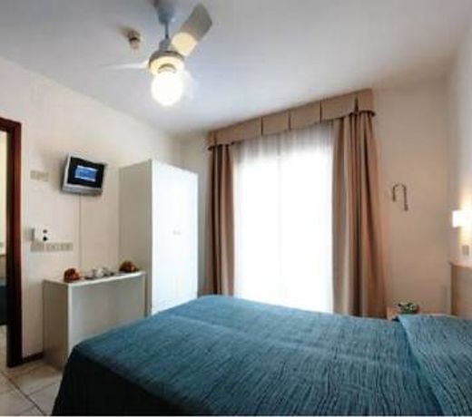 Hotel Athena