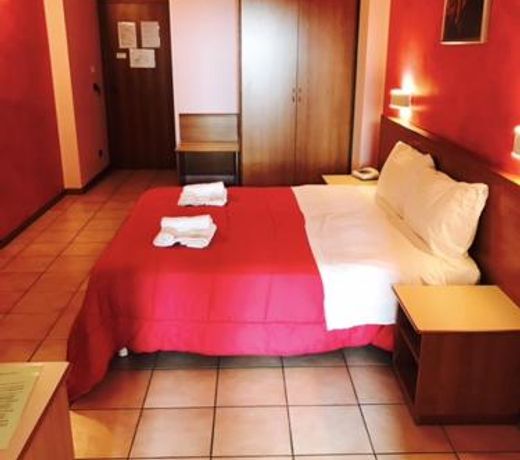 Hotel Pellegrino E Pace