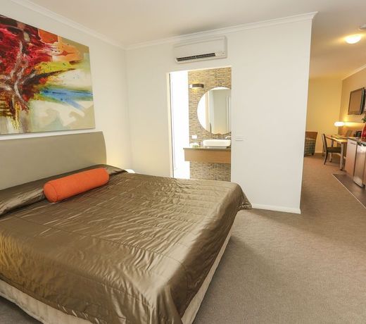 Indulge Apartments - Ontario