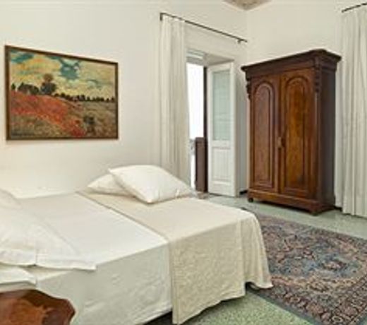 Romantic Hotel & Restaurant Villa Cheta Elite