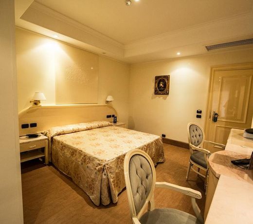LH Hotel Domus Caesari