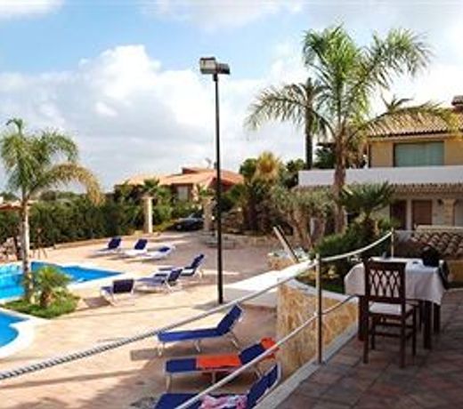 Villa Carlo Resort