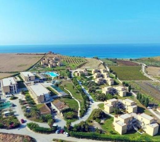 MENFI BEACH RESORT
