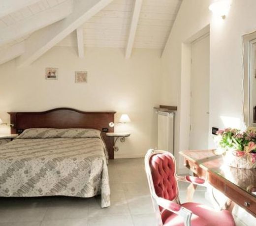 Hotel Charly